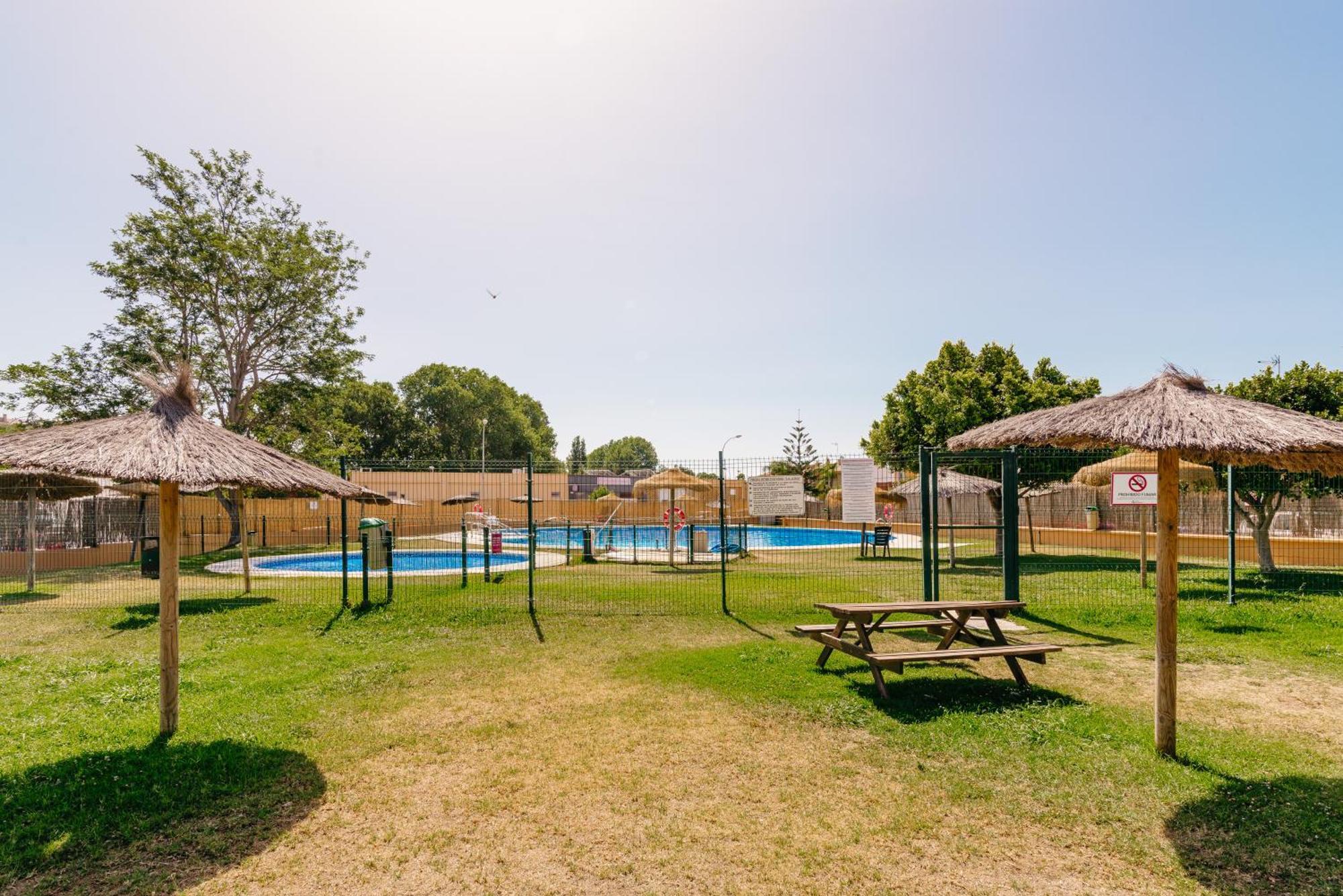 Chalet En Algeciras Con Piscina, Paddle A 4 Minutos De Playa De Getares Bagian luar foto